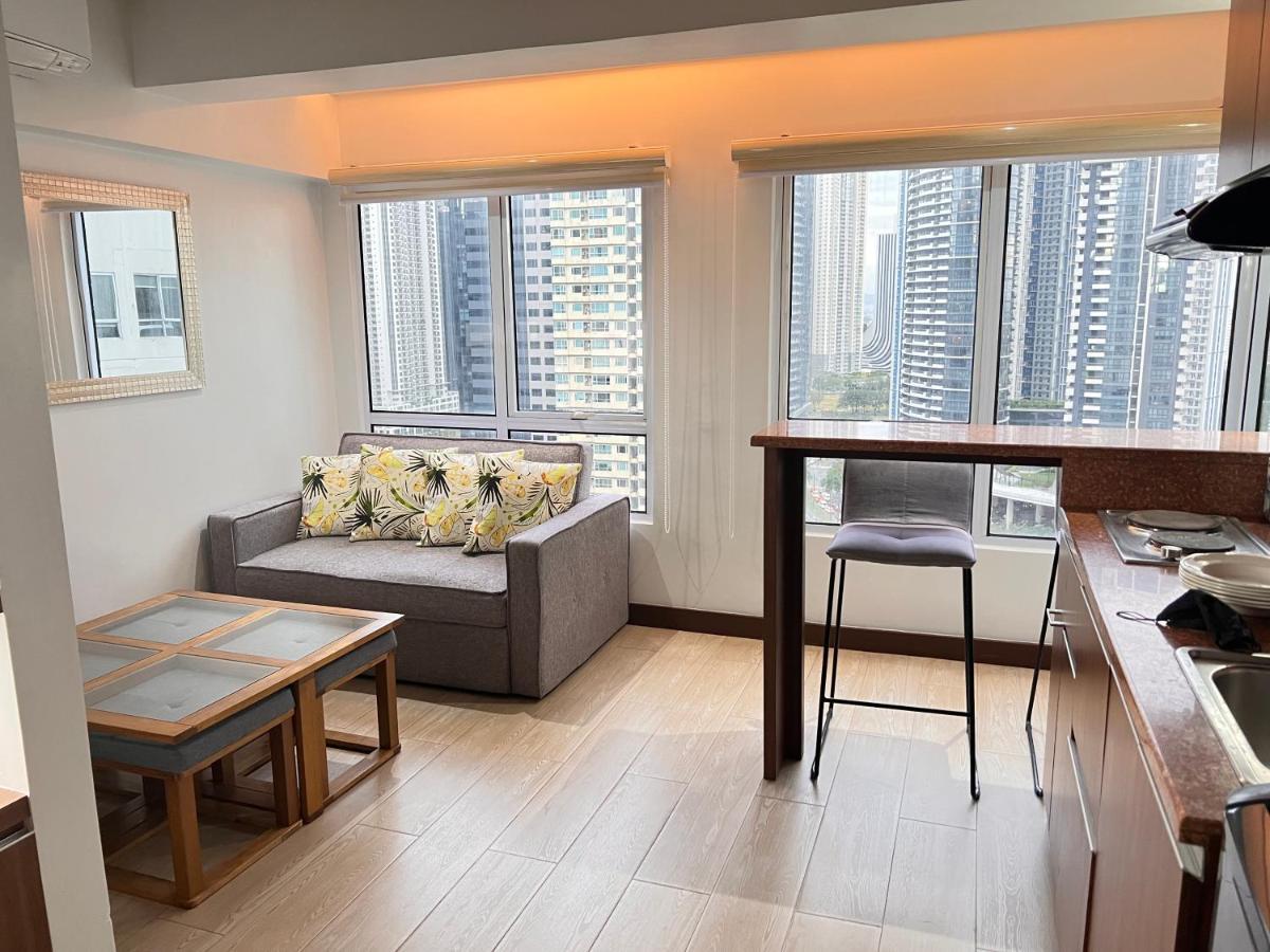 Antonios Place 2br Loft At Fort Victoria Bgc W/ Free Wifi & Netflix Apartment *