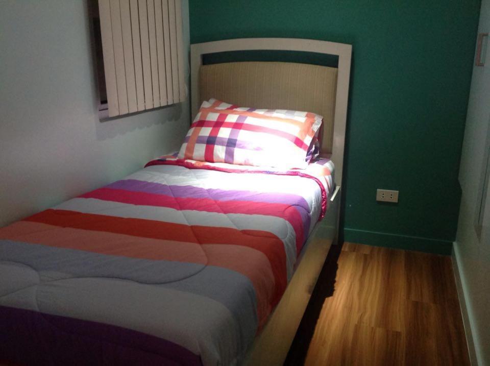 Antonios Place 2br Loft At Fort Victoria Bgc W/ Free Wifi & Netflix Apartment *