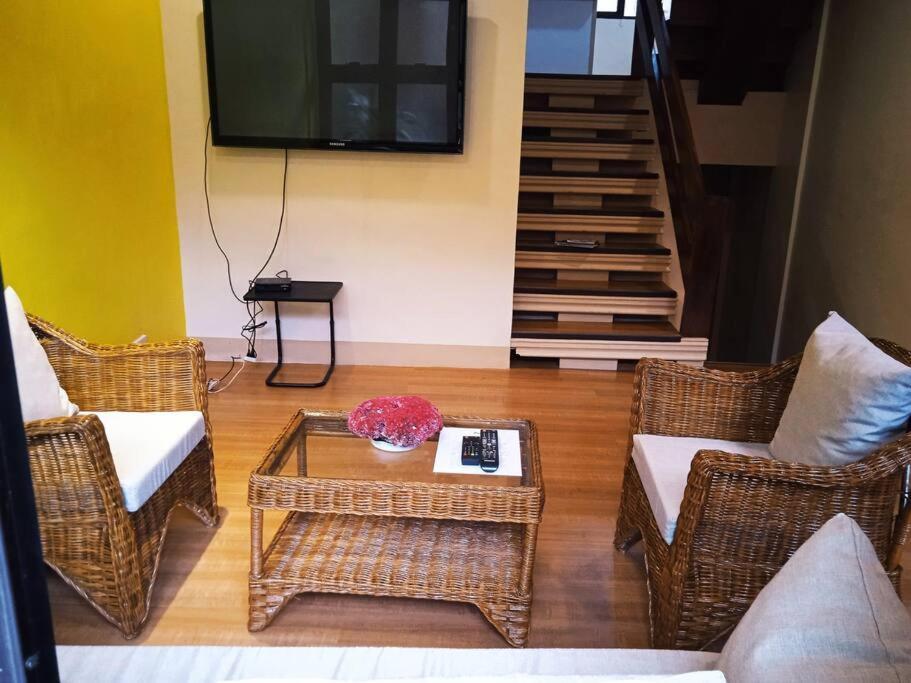 Sulit Unit Santa Mesa *