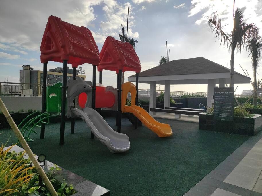 Smdc Coast Residences - Entire 1br With Stunning View From 24th Floor *