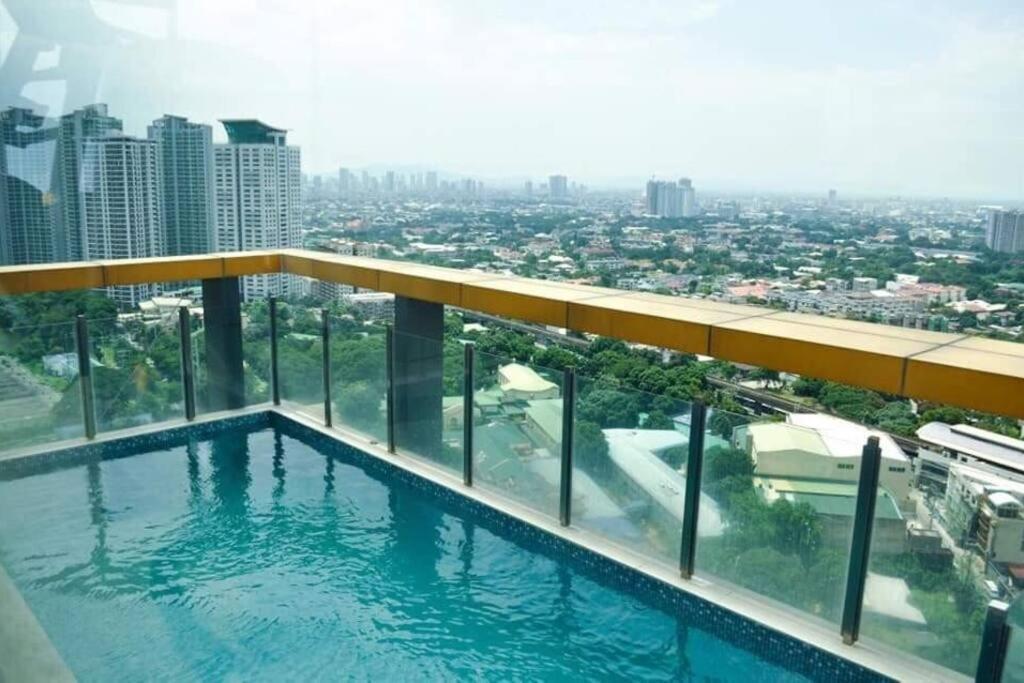 Spacious 2pax Allowable Up To 5pax 17077 * Manila