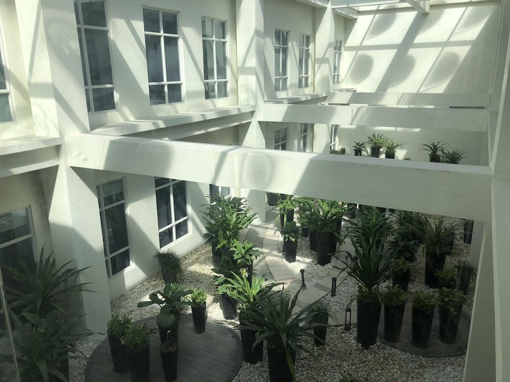 Lucky Chinatown Binondo Hotel 3*