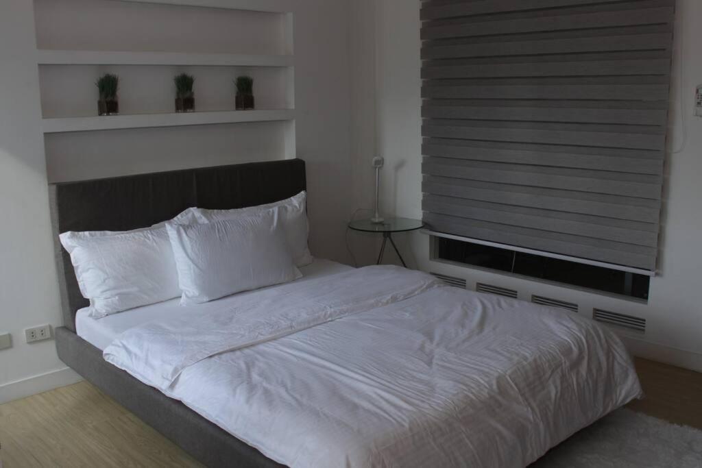 Apartment A2j Luxury 1br Bgc Balcony Near Burgoscircle *