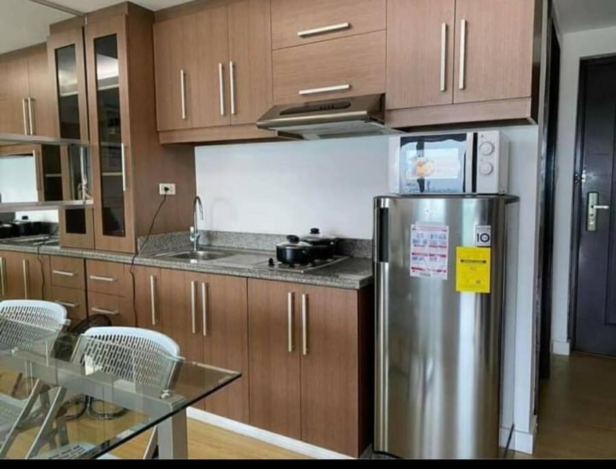 A2j Luxury 1br Bgc Balcony Near Burgoscircle * Manila