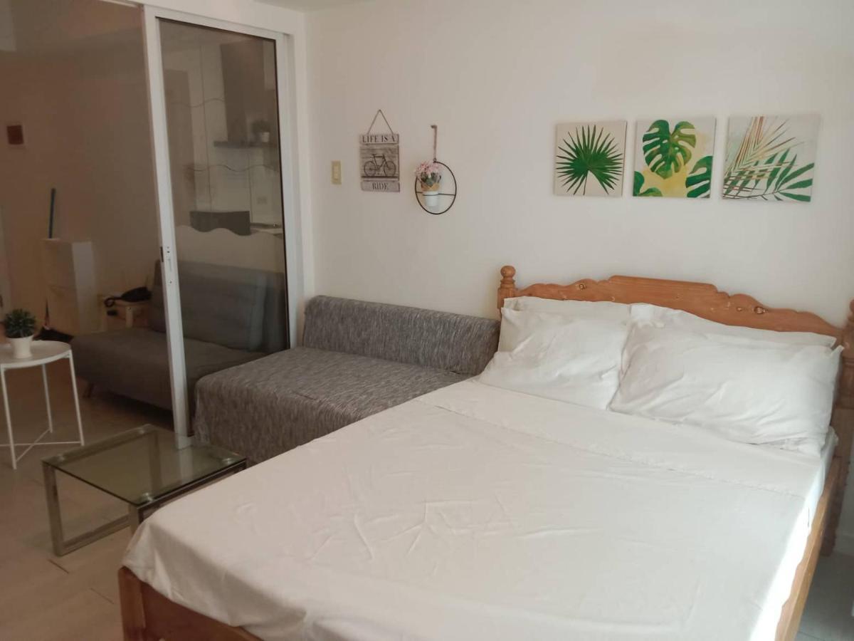 Apartment Azure Residences By Florendo Manila