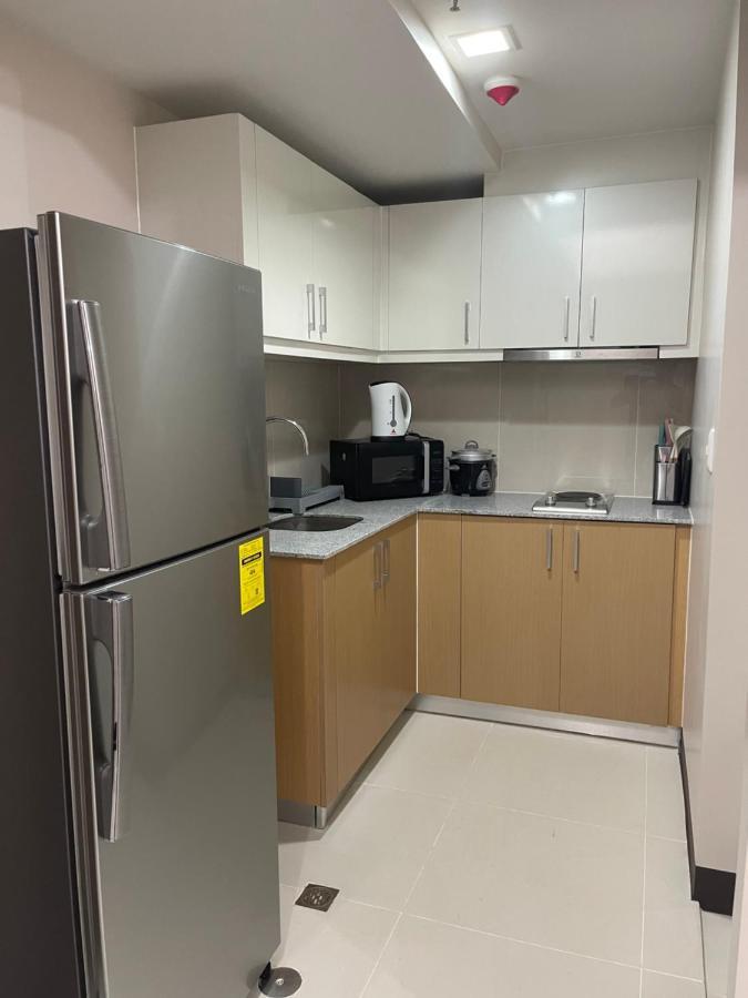 1 Bedroom Uptown Parksuites Bgc, High Floor, Morning Sun