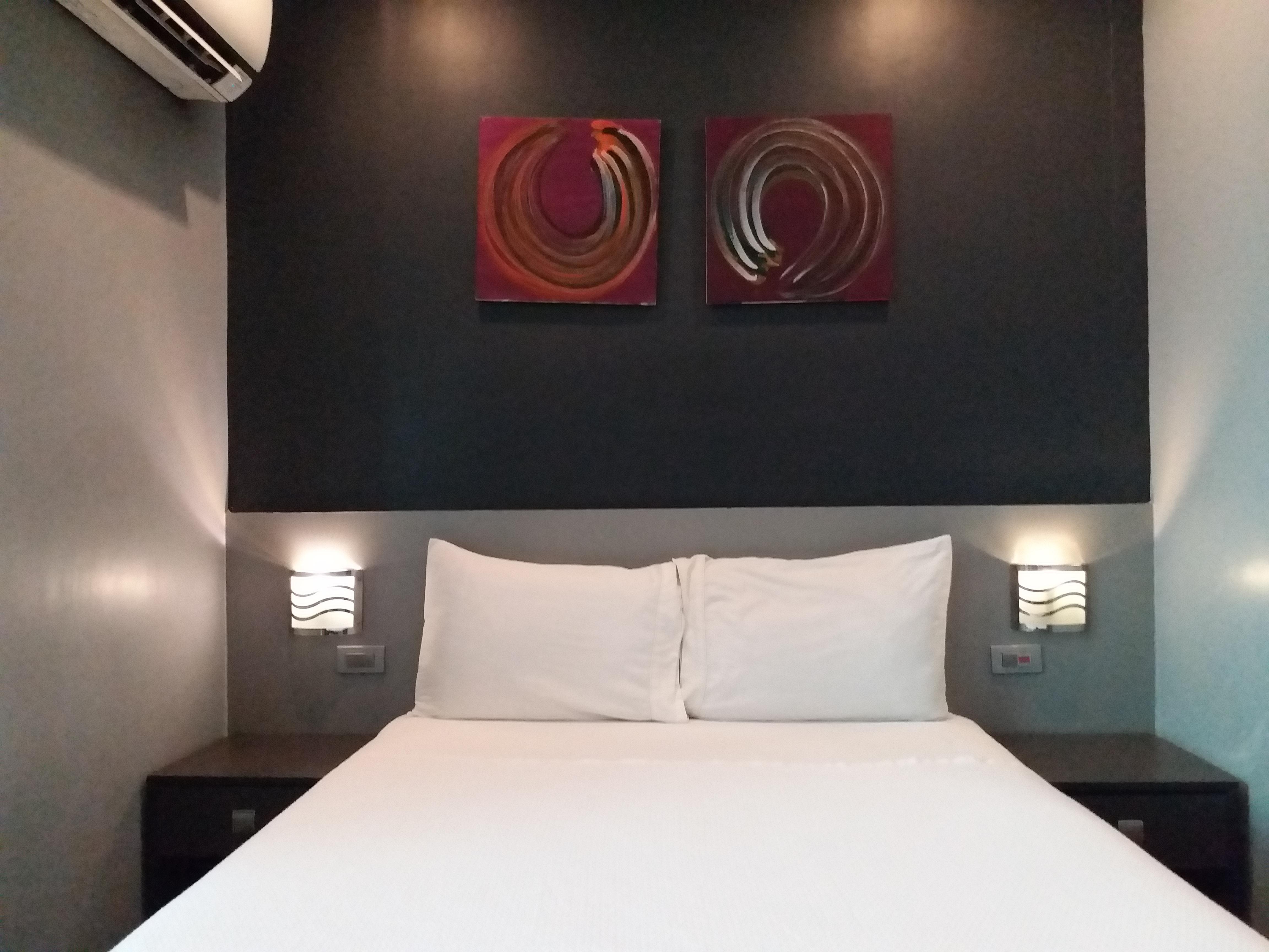 Li Nakpil Inn 3*