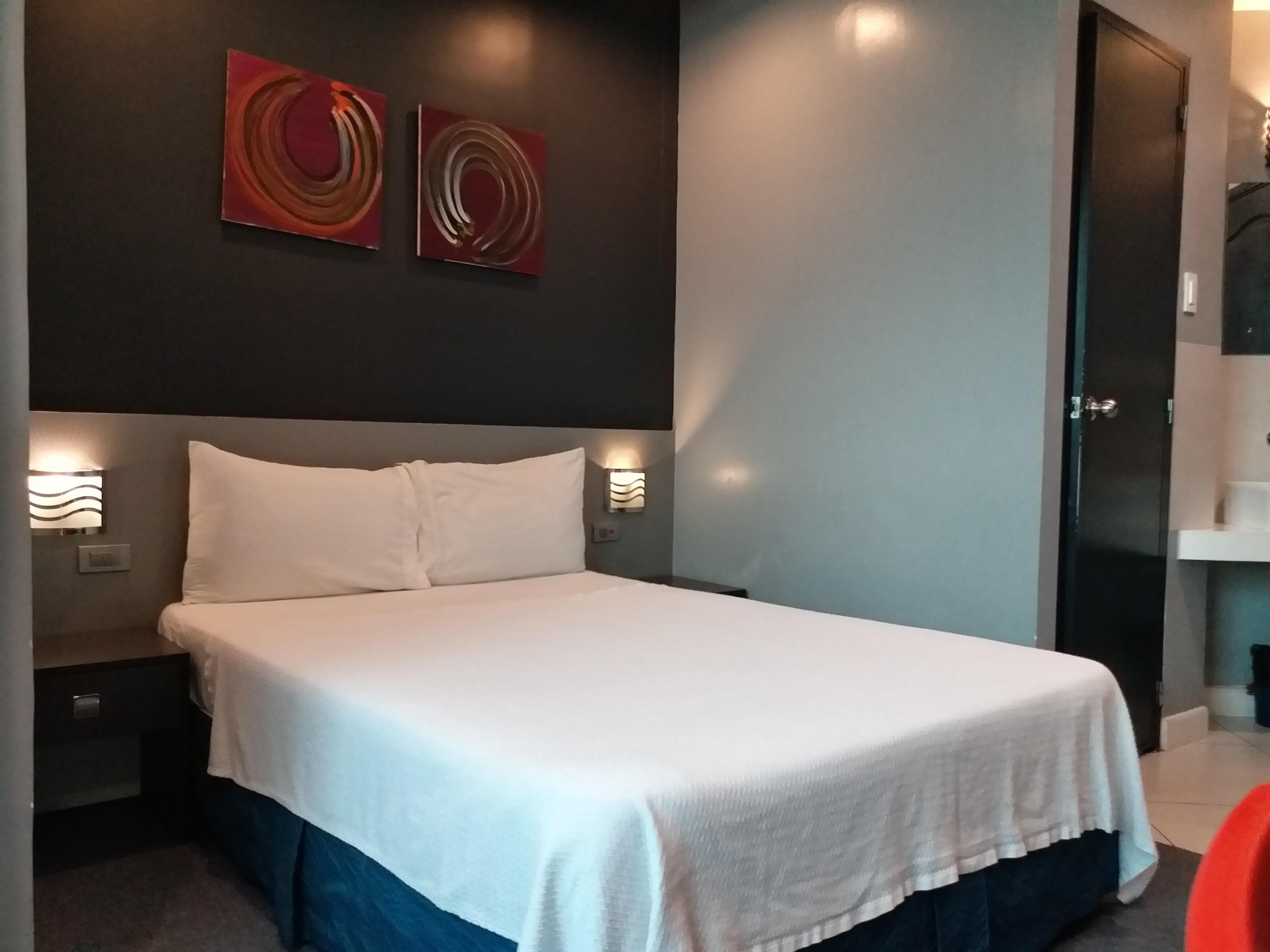 Li Nakpil Inn 3*