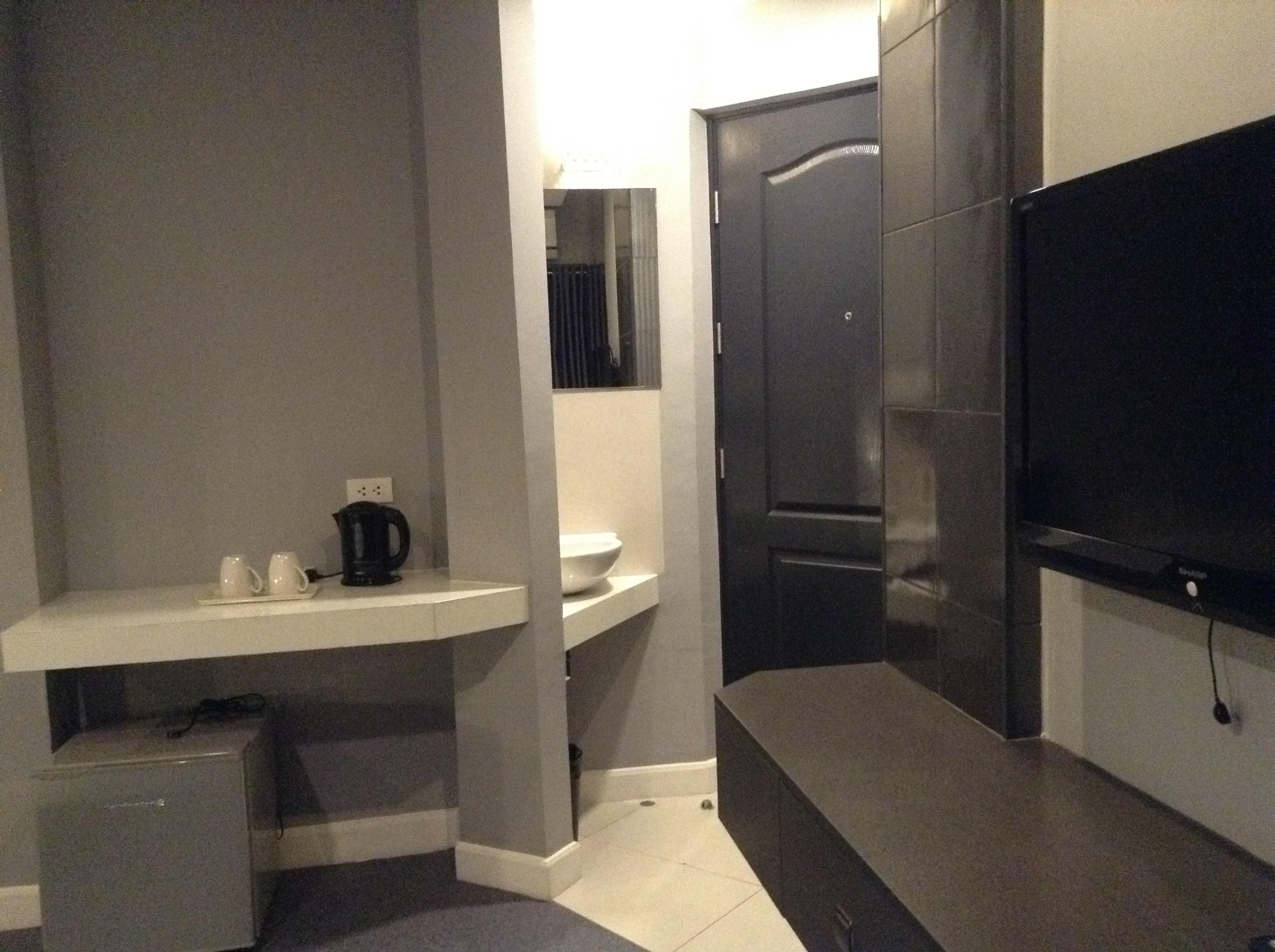 Li Nakpil Inn 3*
