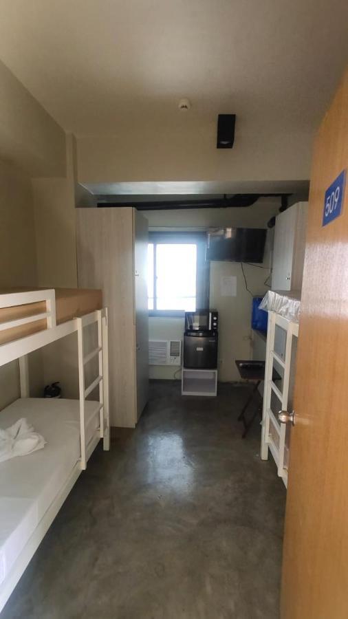 Filmore Suites *