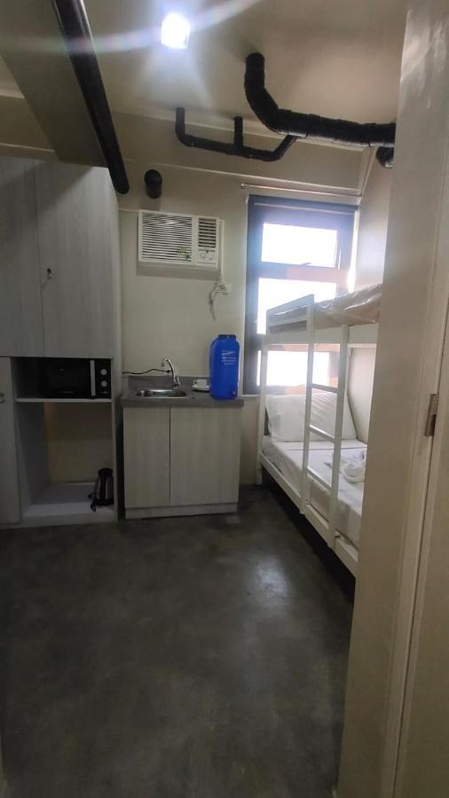 Filmore Suites *
