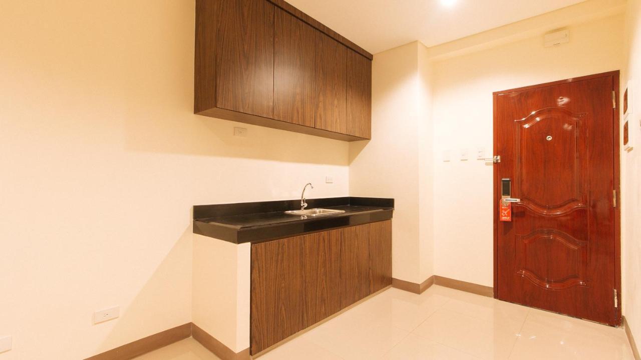 Hotel Reddoorz @ Kaizen Taft Avenue