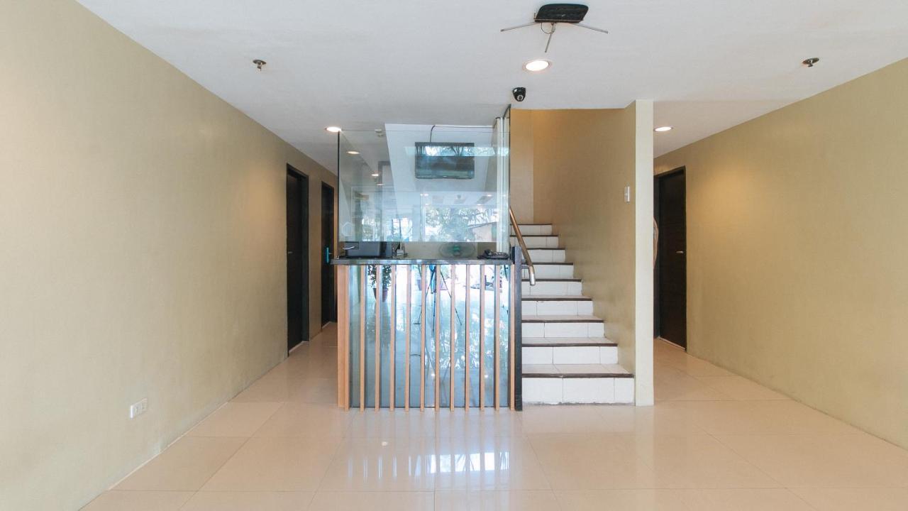 Hotel Urbanview At San Antonio's Place Sampaloc *