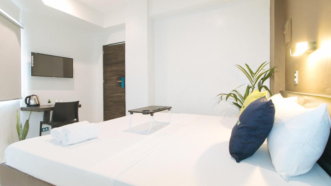Hotel Urbanview At San Antonio's Place Sampaloc *