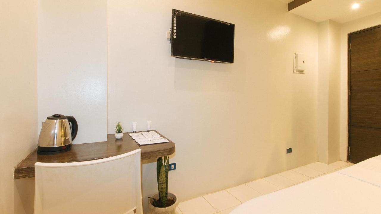 Urbanview At San Antonio's Place Sampaloc *