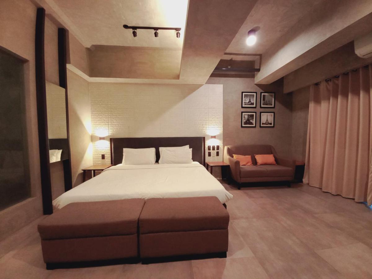 Spacious 2pax Allowable Up To 5pax 17077 Manila