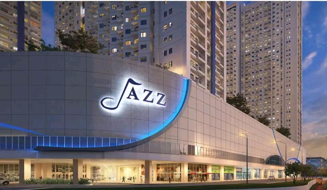 Ronnzel Staycation In Jazz Makati Manila