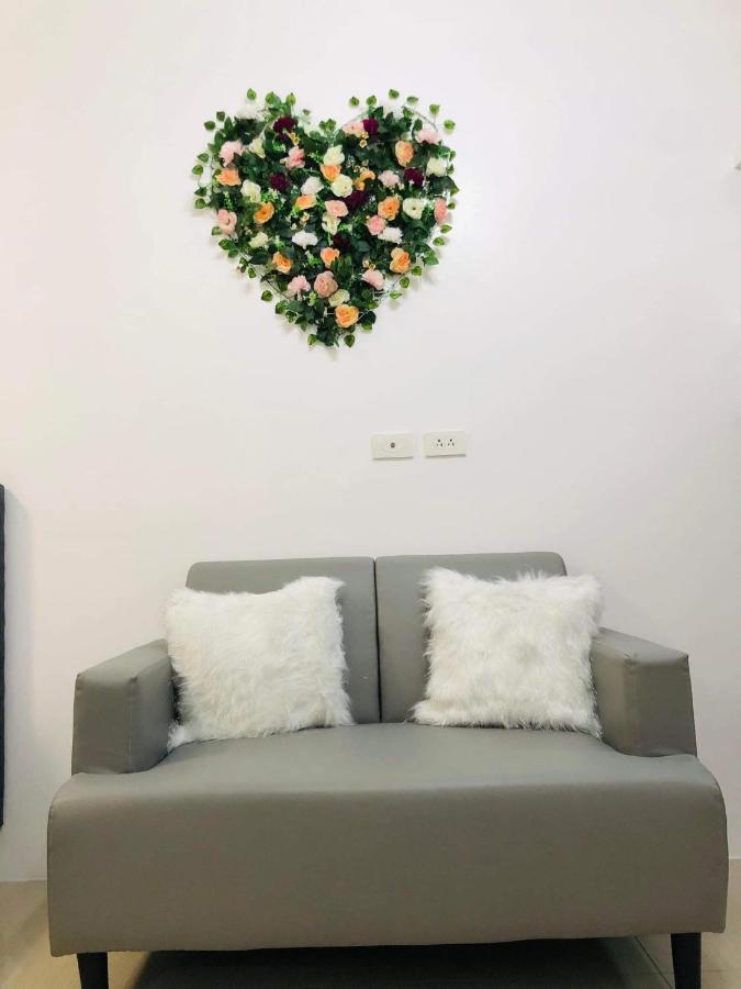 Ebony's Place At Shore Residences * Manila
