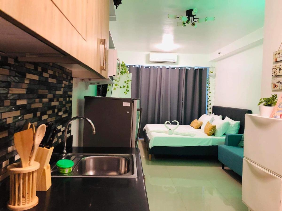 Ebony's Place At Shore Residences Manila