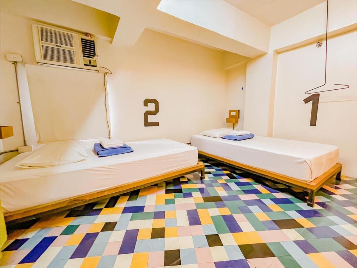 Oyo 866 Junction Hostels 2*