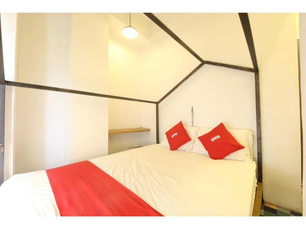 Oyo 866 Junction Hostels Hotel 2*