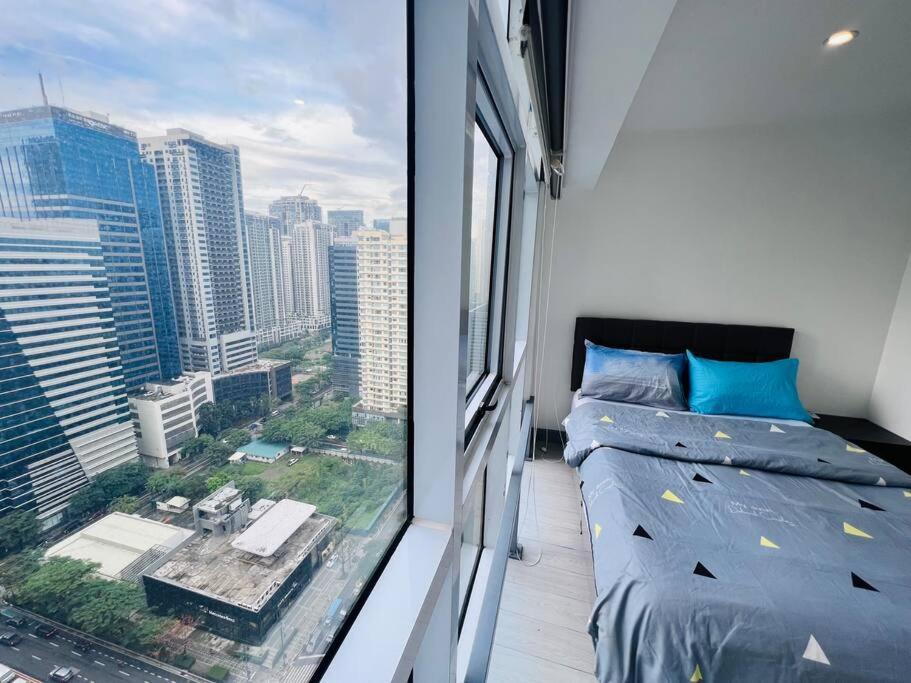 Apartment Pool X View 2 Bed Loft With Wifi & Netflix Manila