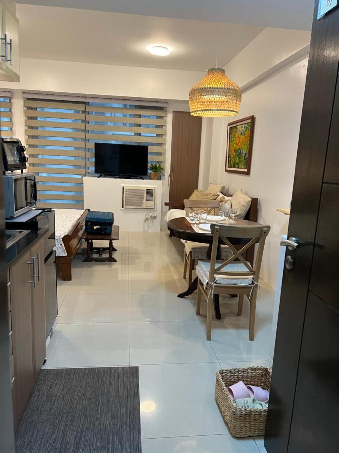 Telly's Across Naia3 Apartamento *