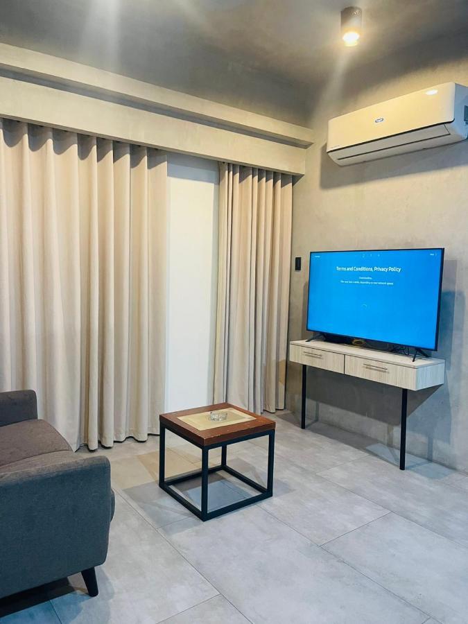 Spacious 2 Bedroom Perfect For Family & Friends, Good For 4pax Allows To 10pax Apartment