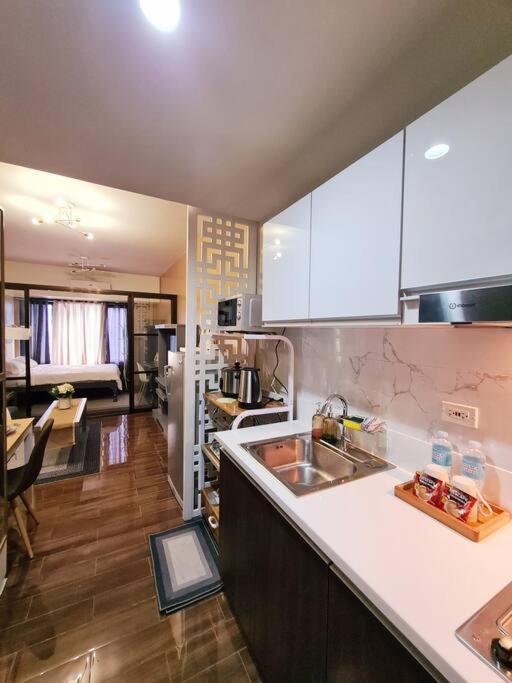 Staycation By Ness In Ayala Makati Apartment Manila