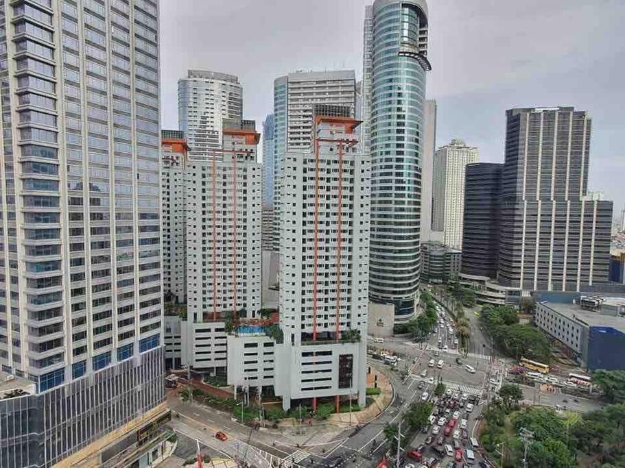 Apartment Staycation By Ness In Ayala Makati *