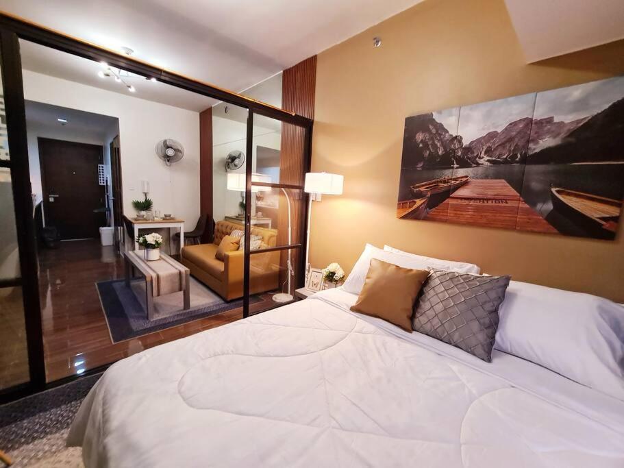 Staycation By Ness In Ayala Makati Apartment *