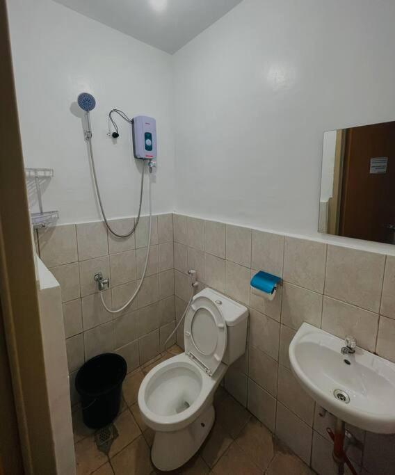 Staycation @ Jt Residences Wifi Netflix Fiber Internet Apartelle *