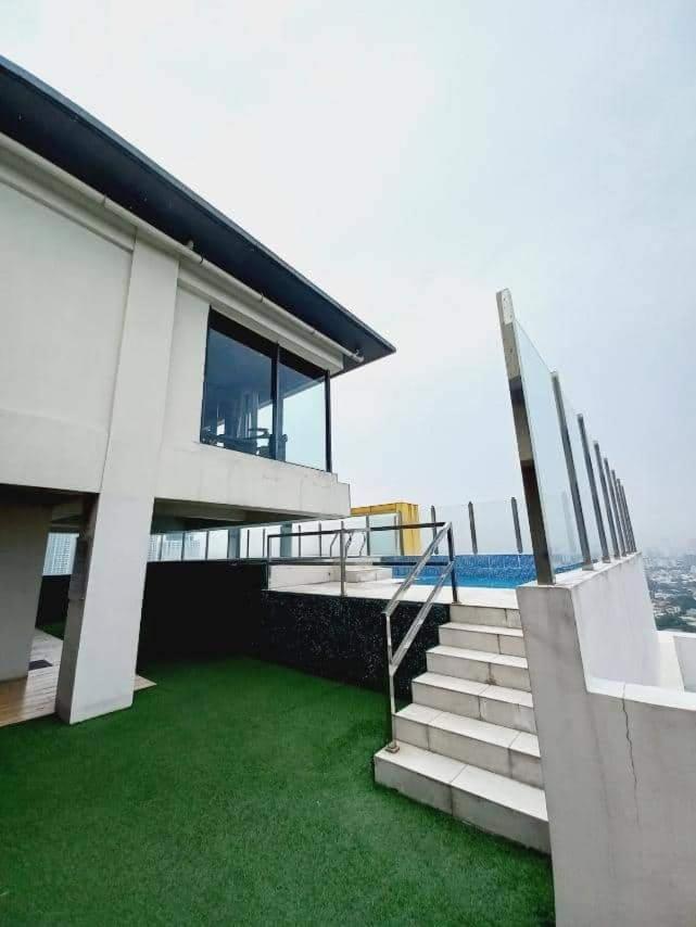 Spacious 2 Bedroom Perfect For Family & Friends, Good For 4pax Allows To 10pax *