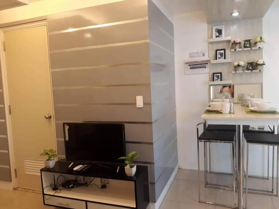 Exclusive Furnished 1 Bedroom In Bel-air Makati *