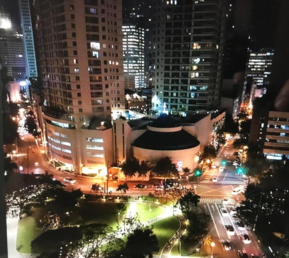 Cozy Place With View At Greenbelt Makati Apartment