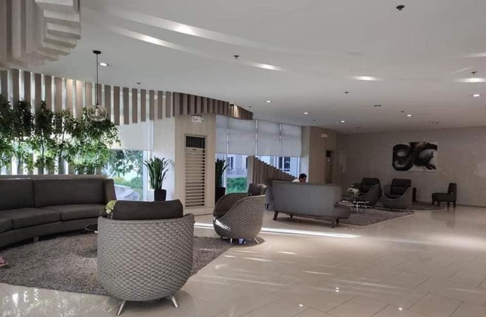 Nathan's Pad @ Grace Residences Nr. Bgc * Manila