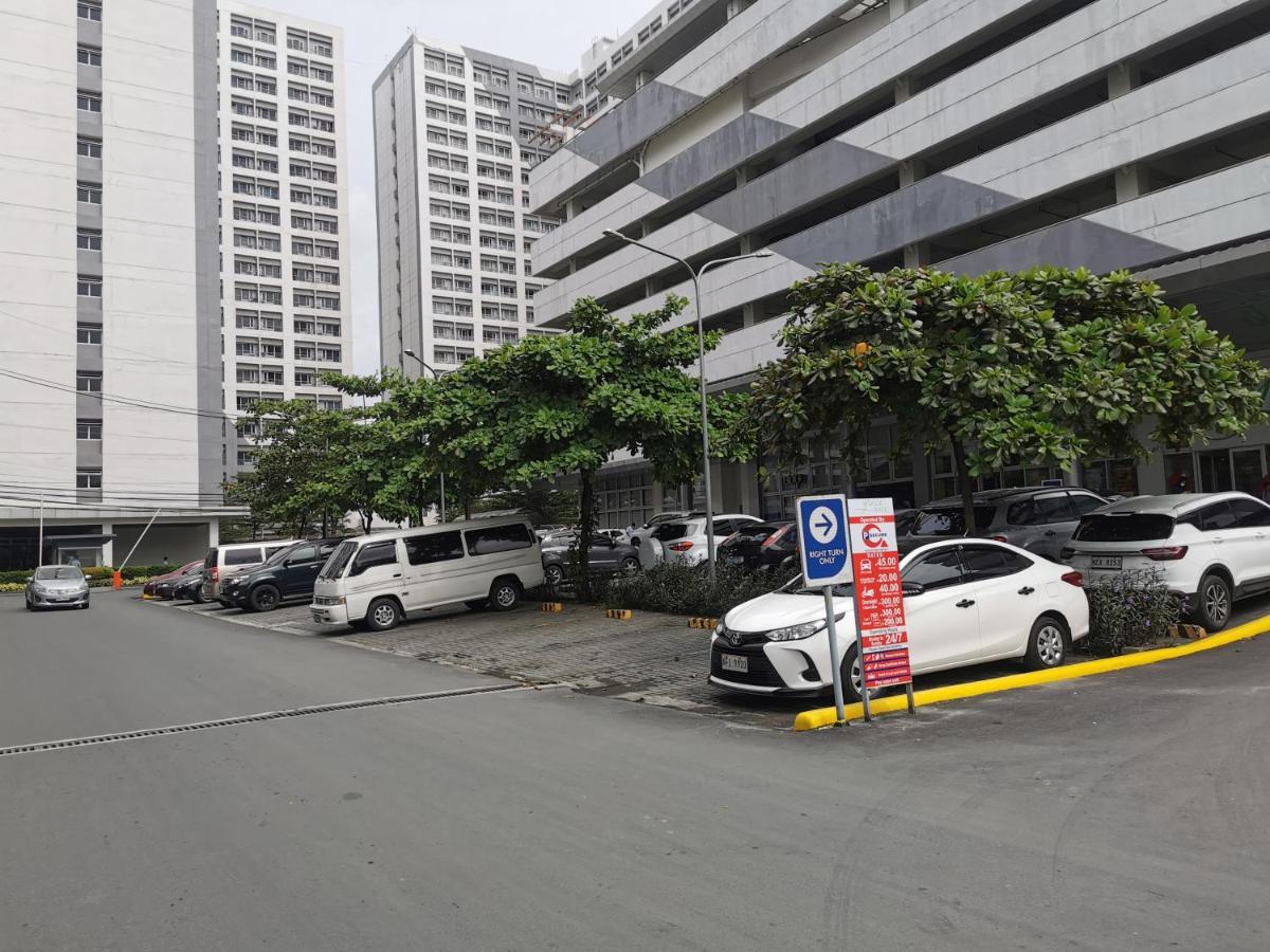Ethan's Pad Nr. Bgc Apartment