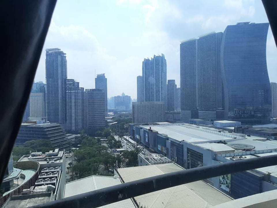 Spacious 2 Bedroom Unit With Pool Manila