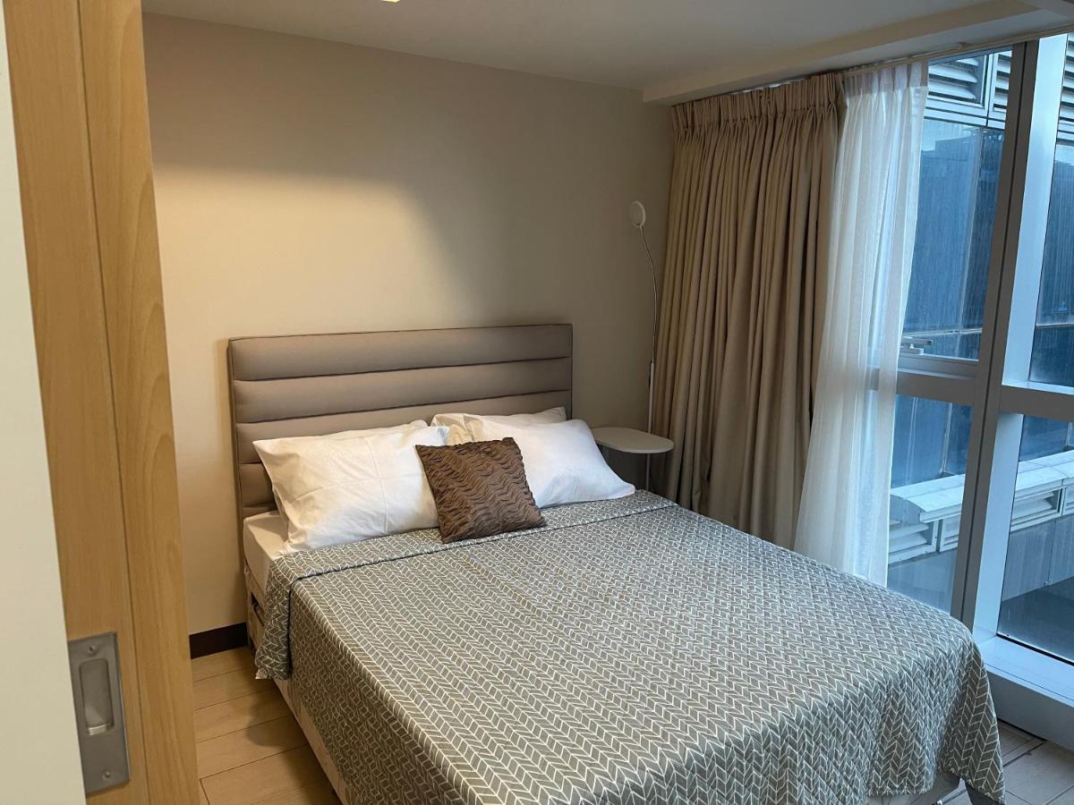 Apartment 1 Bedroom Uptown Parksuites Bgc, High Floor, Morning Sun *