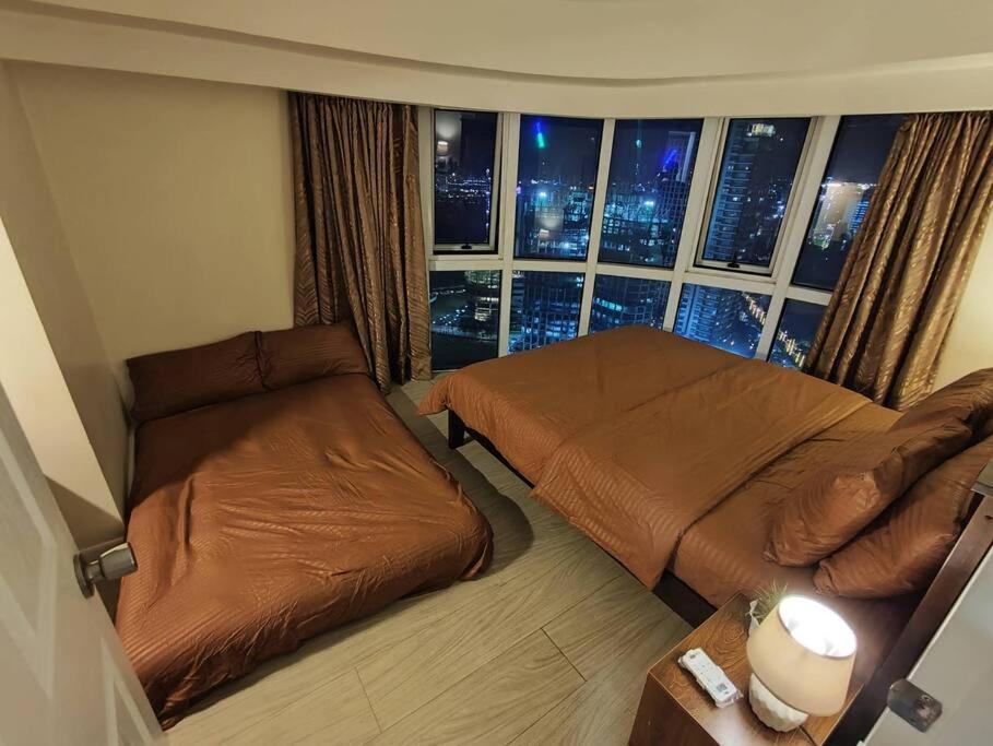 A2j Luxury 2br Near High Street Bgc Taguig