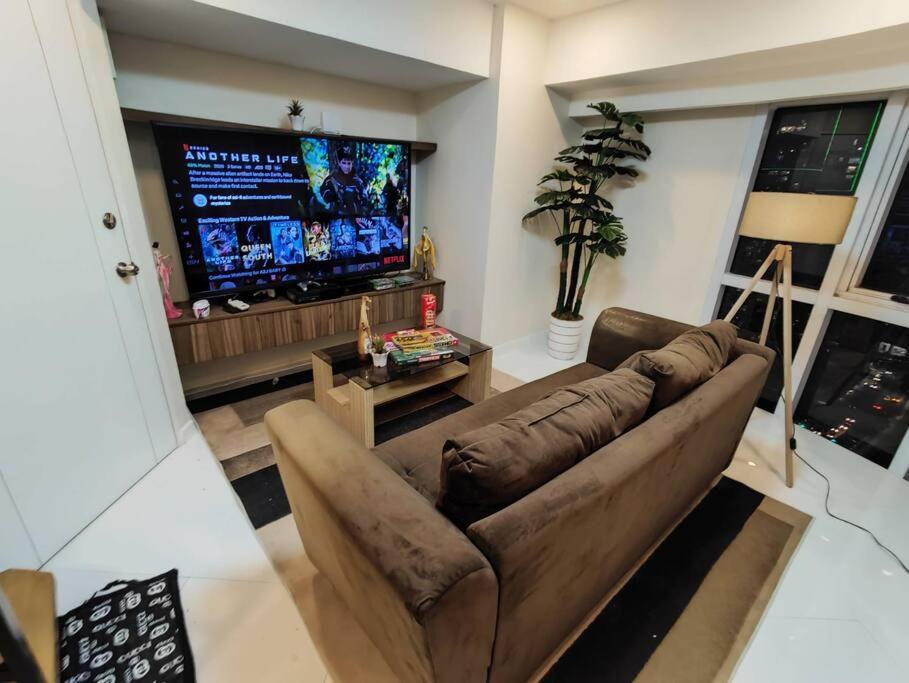 A2j Luxury 2br Near High Street Bgc Taguig Manila