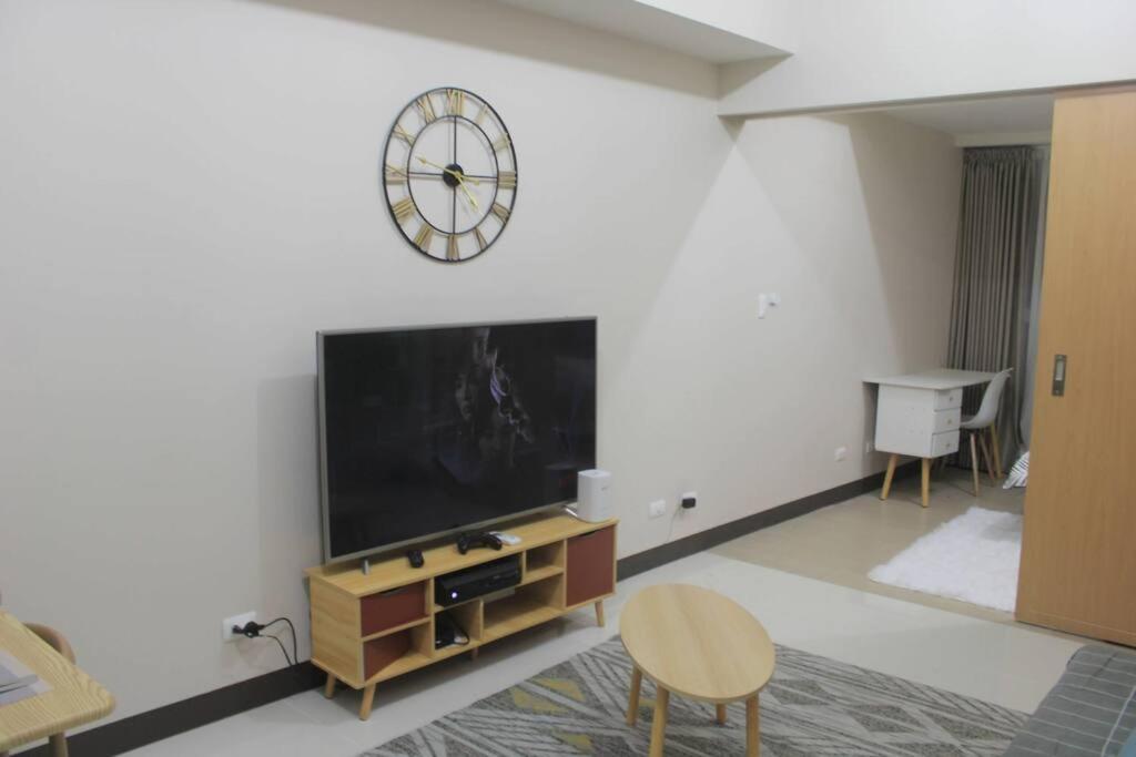 A2j Luxury 2br Near Uptown Mall Bgc Taguig * Manila