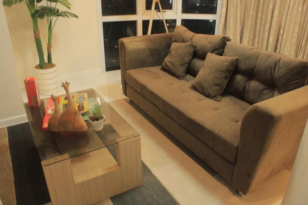 A2j Luxury 2br Near High Street Bgc Taguig * Manila
