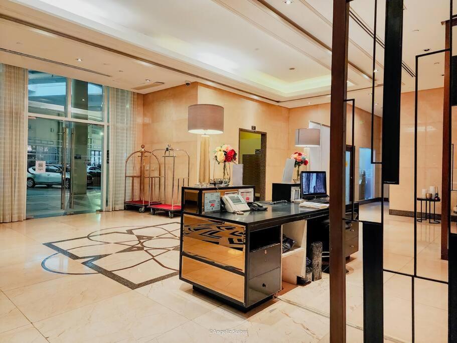 Venice View Balcony At Mckinley Hill Apartment Manila