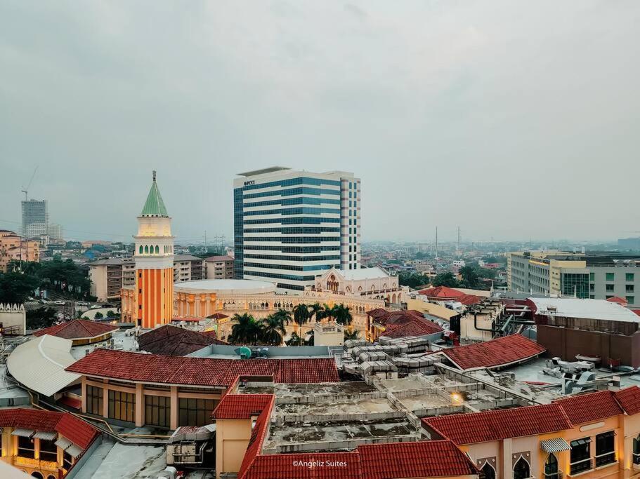 Apartment Venice View Balcony At Mckinley Hill