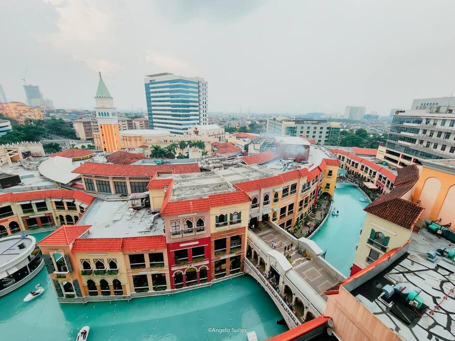 Apartment Venice View Balcony At Mckinley Hill Manila