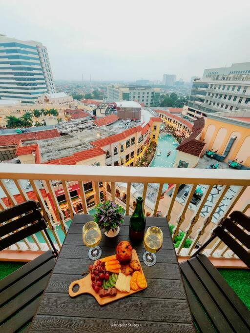 Venice View Balcony At Mckinley Hill Apartment