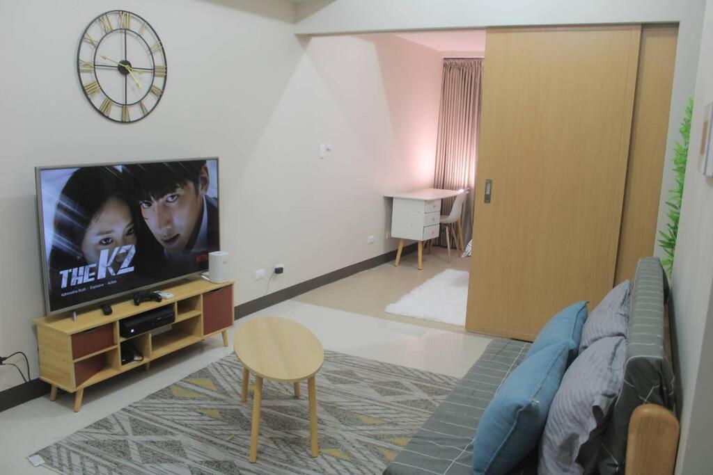 Apartment A2j Luxury 2br Near Uptown Mall Bgc Taguig Manila