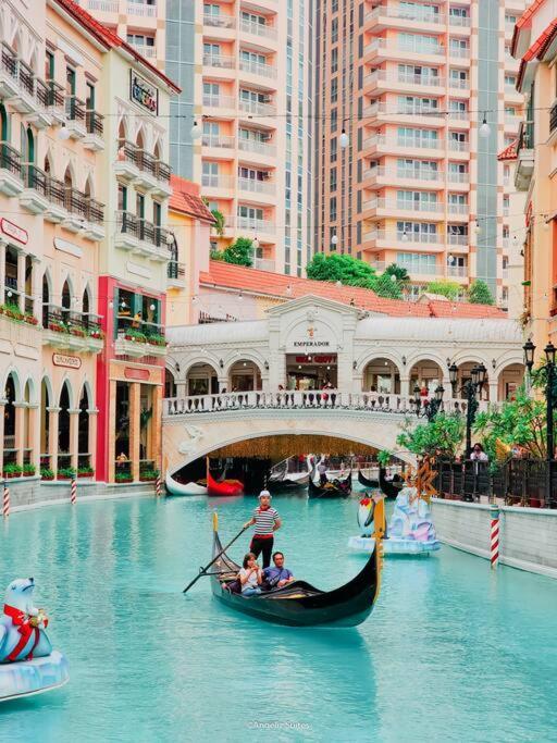 Apartment Venice View Balcony At Mckinley Hill *
