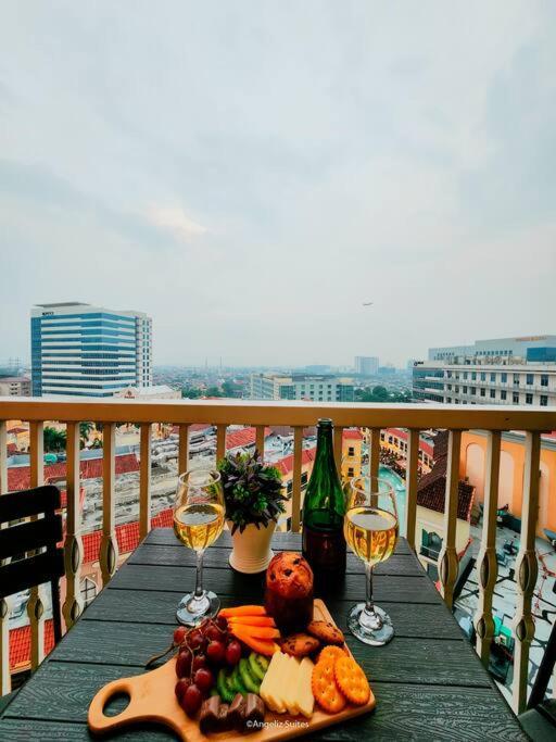 Venice View Balcony At Mckinley Hill Manila